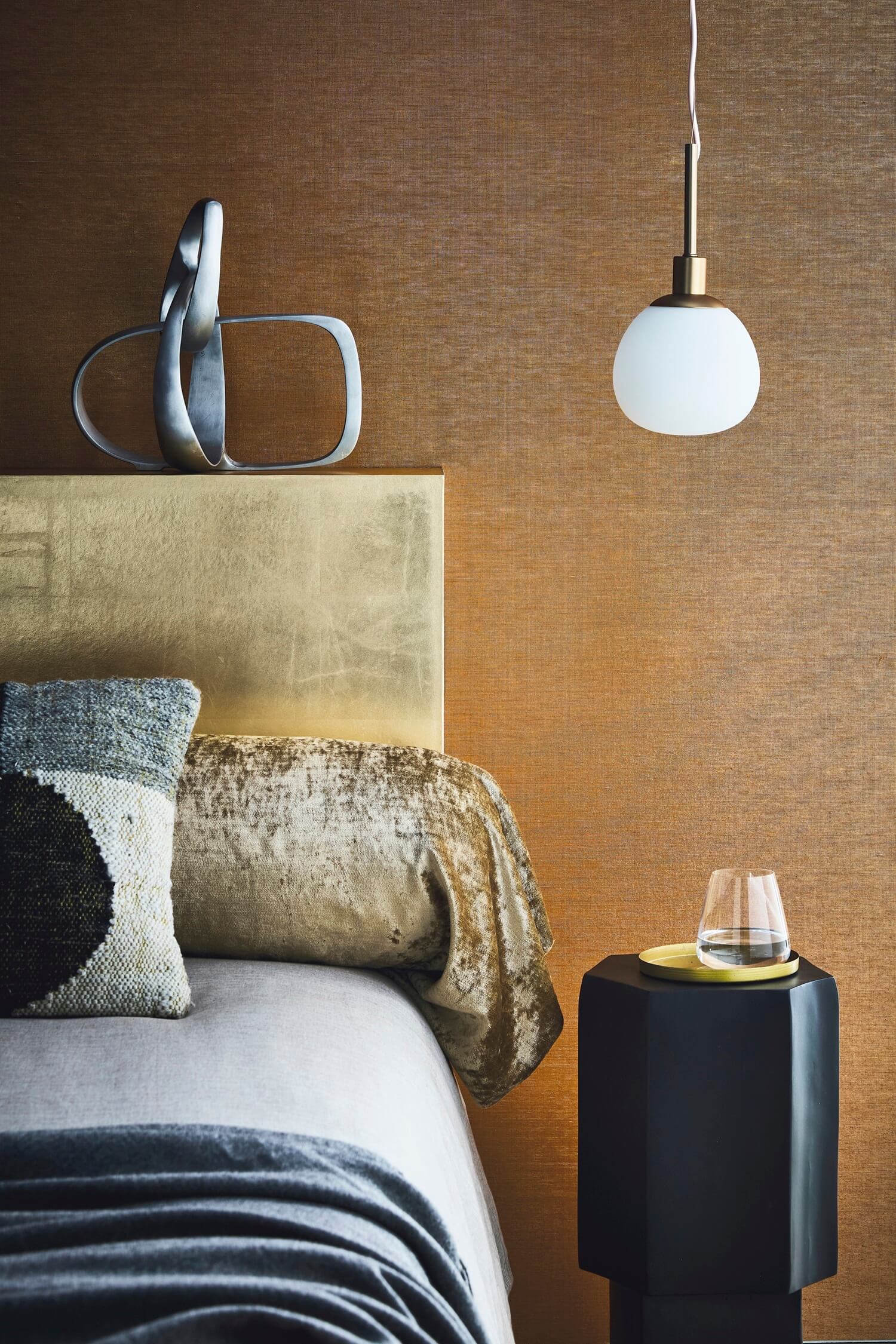 ARTE_LightAtNight_Radiance_LAN232_1_Roomshot_Print_small2